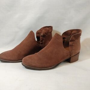 Seychelles (Anthropologie) Renowned Ruffle Suede Ankle Booties